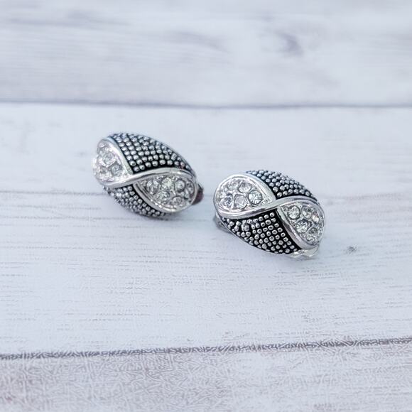 Vintage Clip On Earrings Elegant & Stylish Silver Tone & Clear Gems - Picture 4 of 8